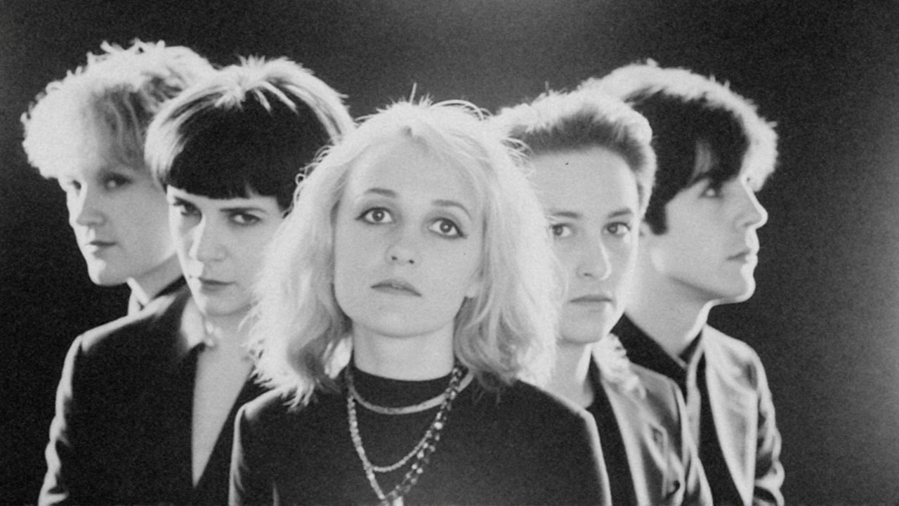Blondie's 'Fade Away and Radiate': The Hidden Gem That Shows Their Darker Side